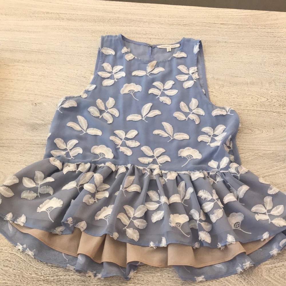 High/low top with a shear back